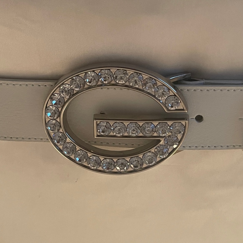 Guess Elegant Authentic White Belt with Silver Accents